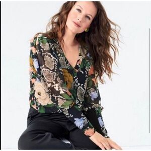 CAbi snake charmer floral print blouse size M